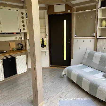 Mugavustega Majake Mereaeaerses Maennikus.