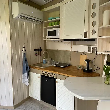 Mugavustega Majake Mereaeaerses Maennikus. Lohusalu