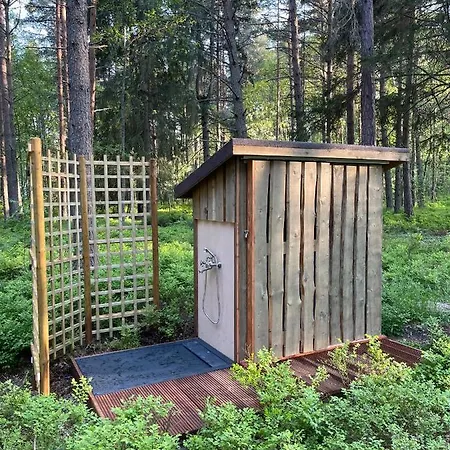 Vakantiehuis Mugavustega Majake Mereaeaerses Maennikus. Lohusalu