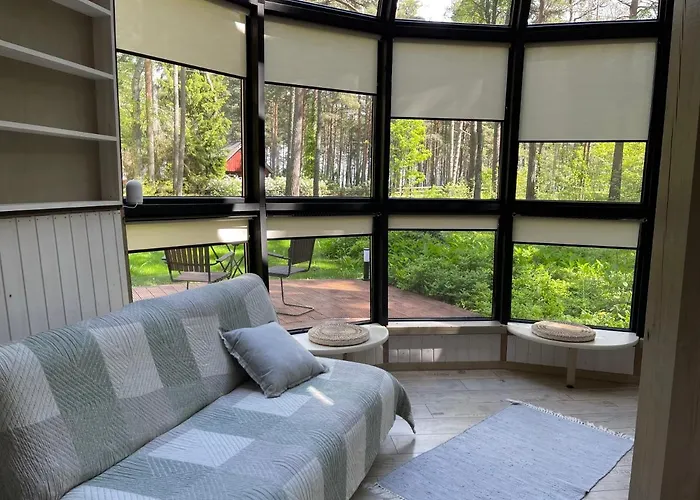 Mugavustega Majake Mereaeaerses Maennikus. Holiday home