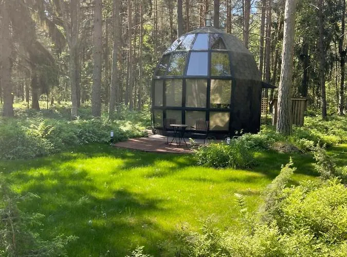 Mugavustega Majake Mereaeaerses Maennikus. Holiday home *