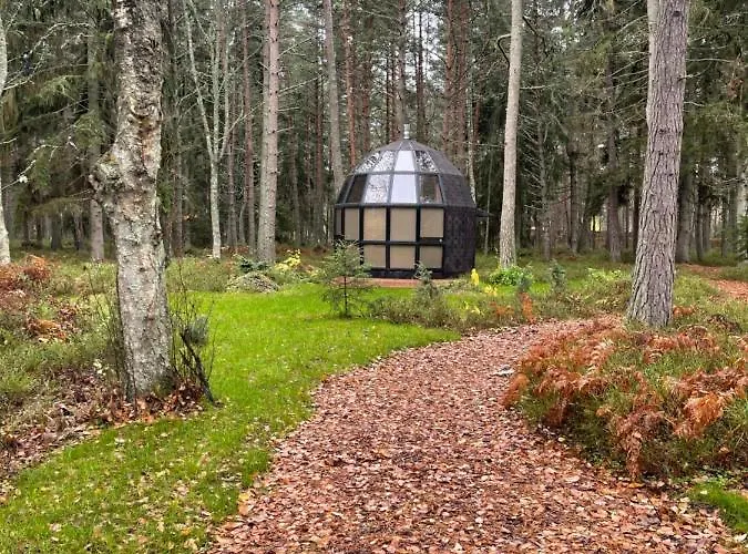 Mugavustega Majake Mereaeaerses Maennikus. Holiday home