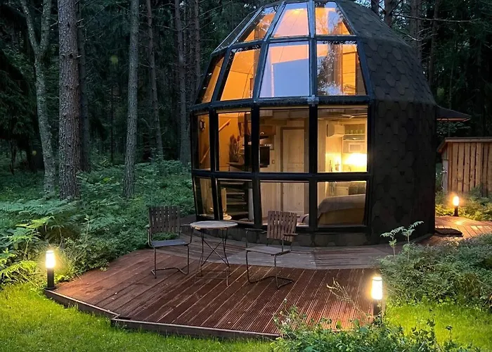 Mugavustega Majake Mereaeaerses Maennikus.